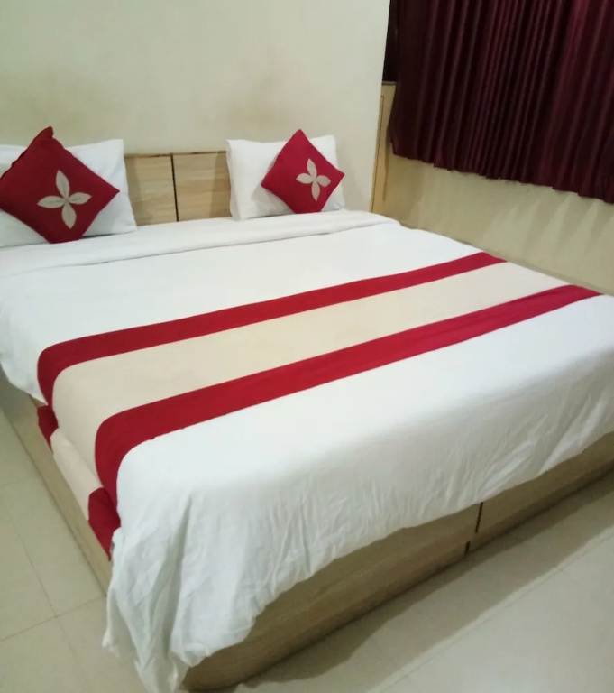 Deluxe Double room (full double bed)