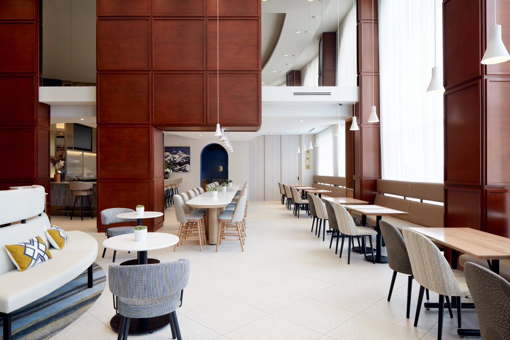 Holiday Inn & Suites Montreal Airport by IHG - Général