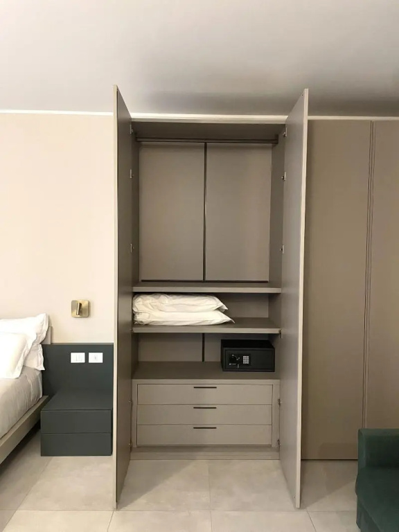 Al Suite — 5