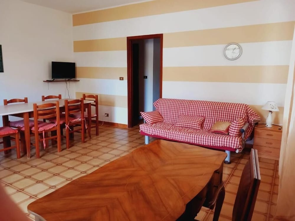 2 Bedrooms Apartment with city view