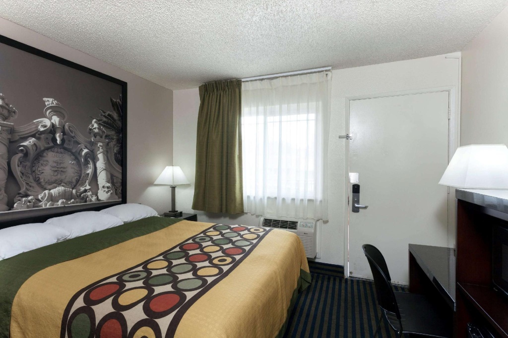Super 8 by Wyndham San Diego Hotel Circle Room Type - Double room (full double bed)