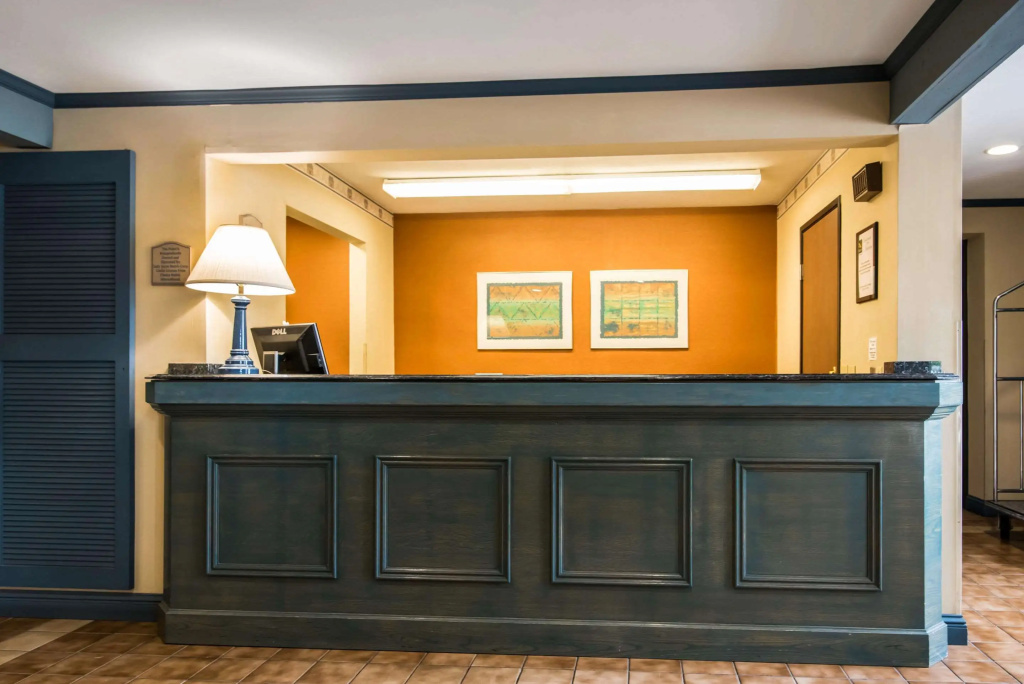 Lobby & Reception