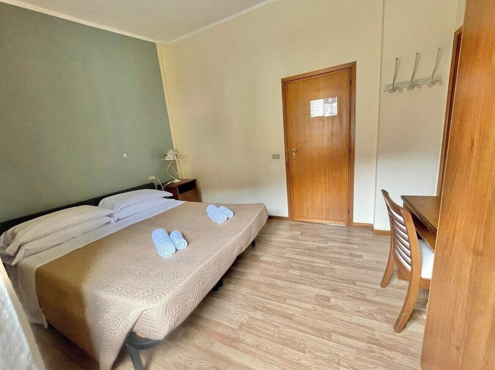 Economy Double room (full double bed)