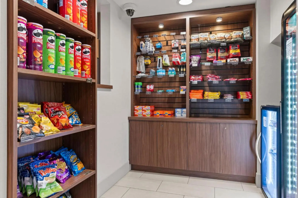 Holiday Inn Express & Suites Surrey by IHG - фото 12