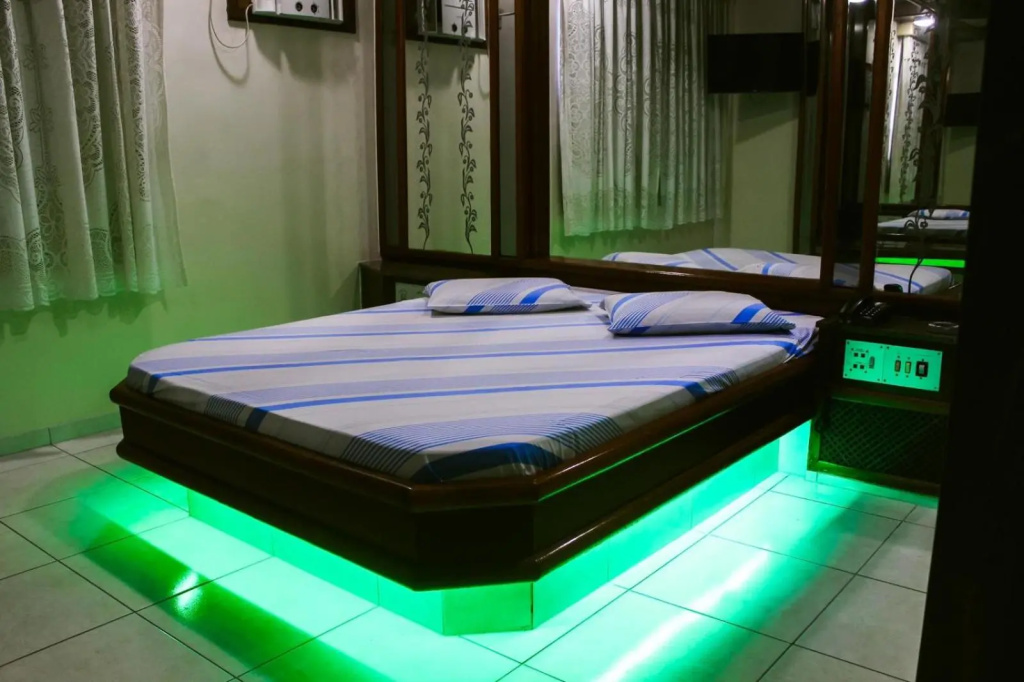Station Hotel (Adults Only)