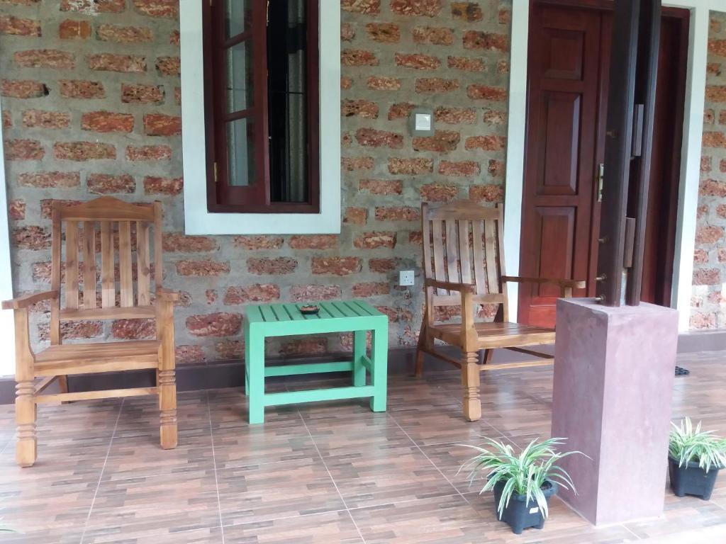 Kumbukgahawatta Hotel