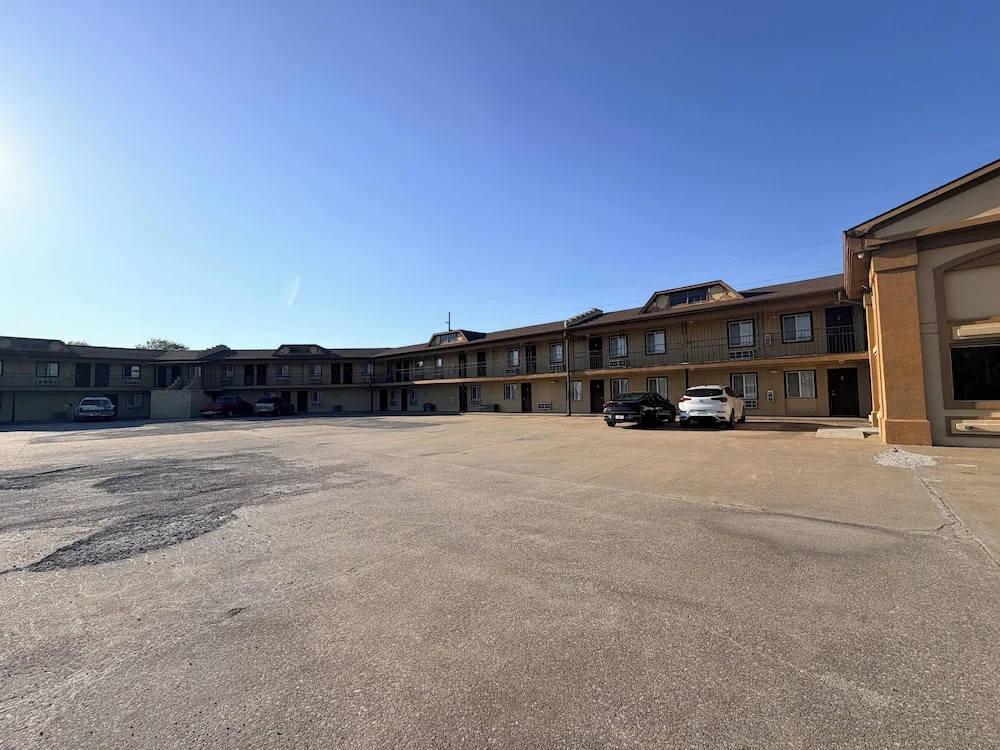 Regal Inn Coffeyville KS US 169