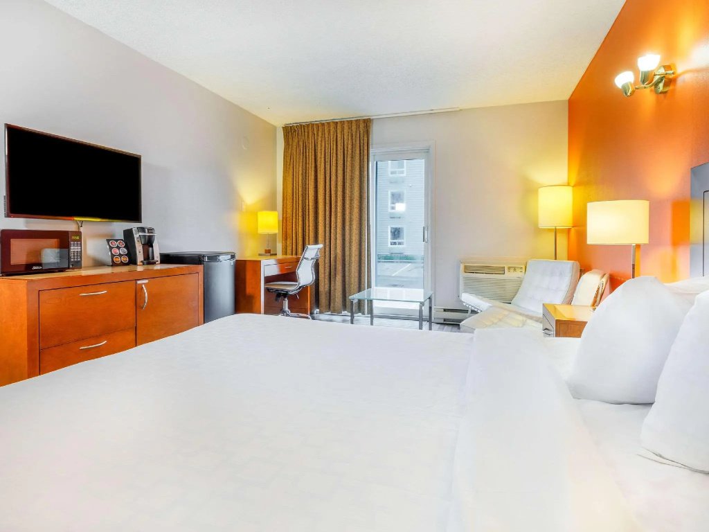 Double room (full double bed)