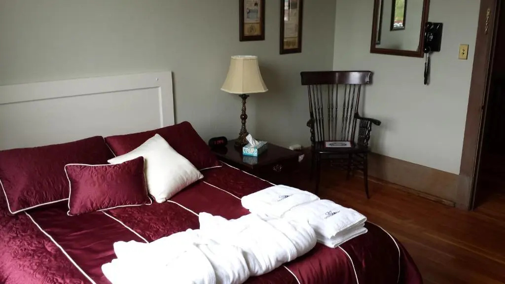 Centralia Square Grand Ballroom and Vintage Hotel (We are one of the only hotels located in downtown Centralia) - Chambres