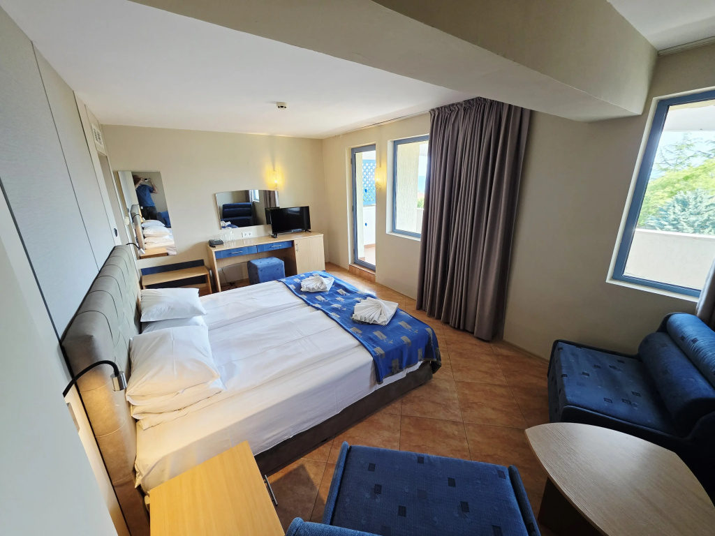 Standard Double room with sea view (full double bed)