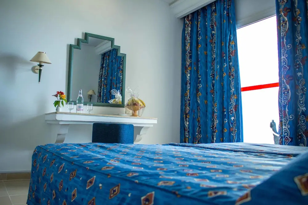 Classic Double room with balcony and with sea view (full double bed)