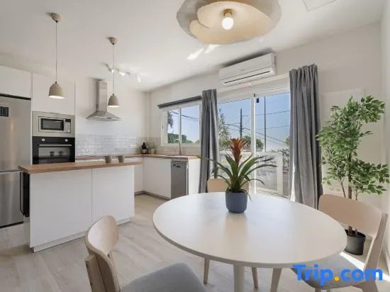 Charming Apartment with Ocean and Mountain Views in Santa Cruz