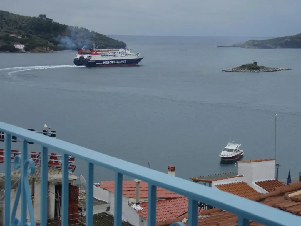 Standard Double room with balcony and with partial sea view (full double bed)