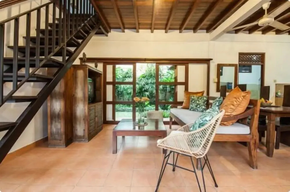 SMV- 2BedGRDN - V4 · 2BR Garden Villa Walk to shops and Beach Legian
