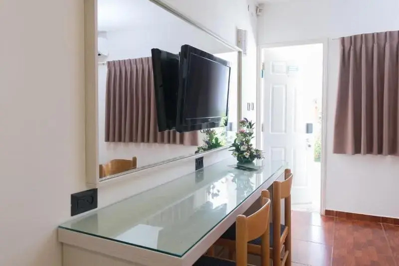Standard Double room with balcony and with garden view (full double bed)