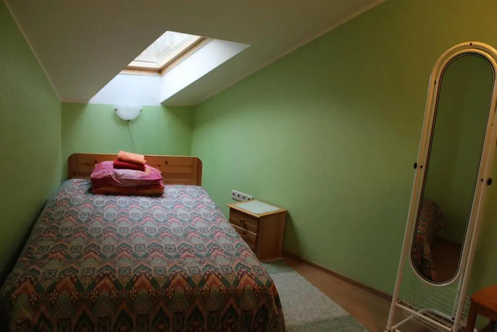 Economy room