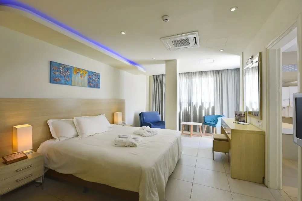 Pernera Beach Hotel - Chambres