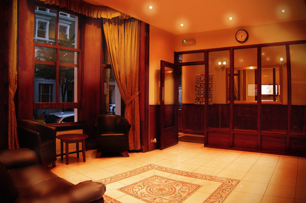 Lobby & Reception
