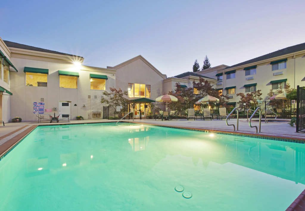 Holiday Inn Auburn by IHG - Général