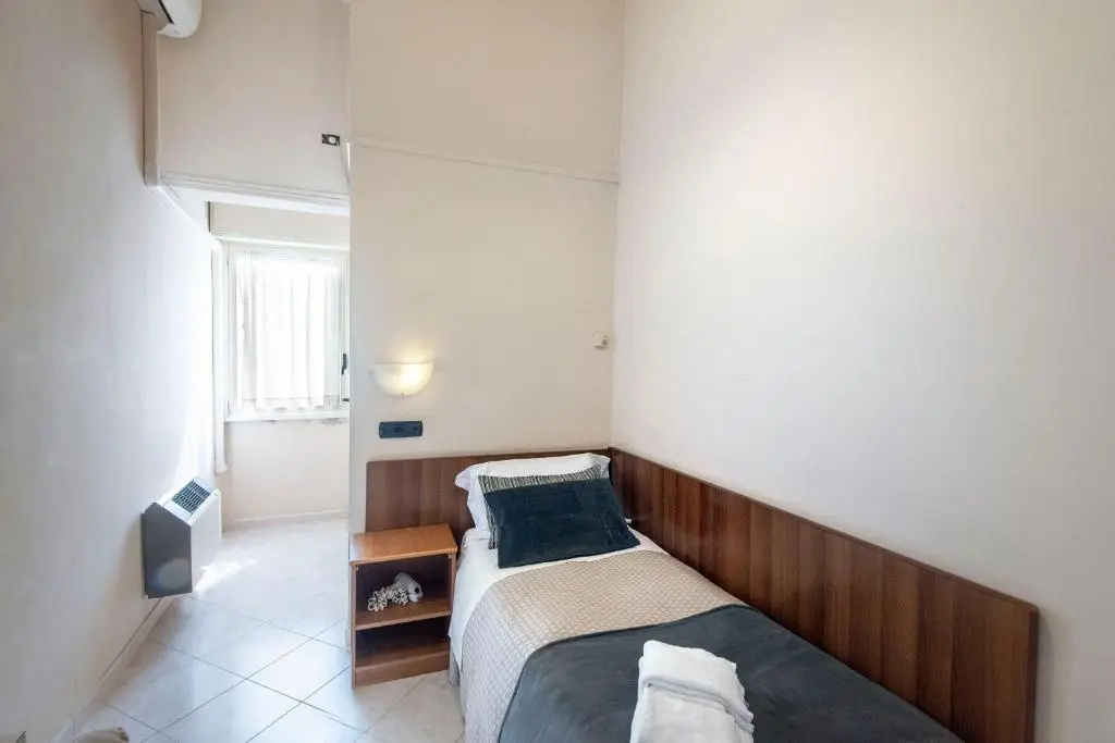 Economy room