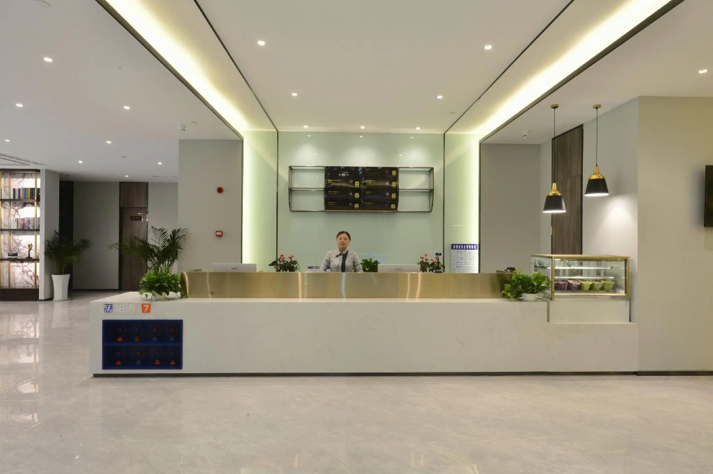 Lobby & Reception