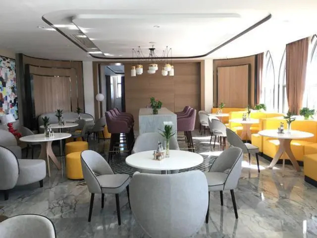 Food & Beverage