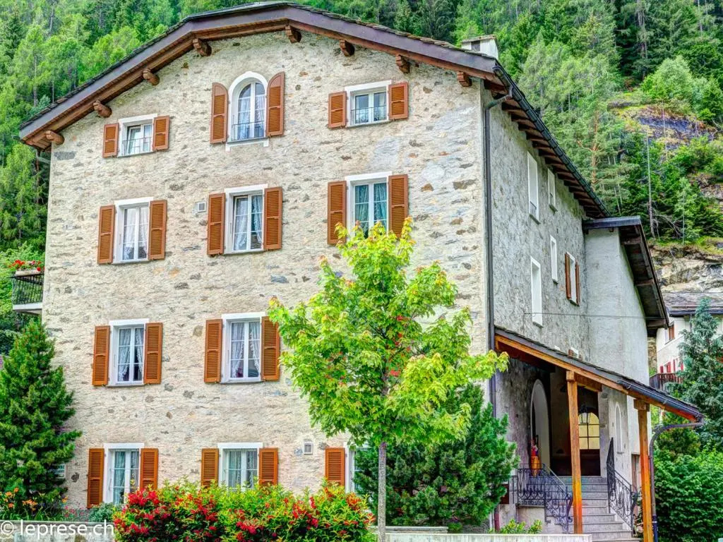 1 Bedroom Apartment with balcony
