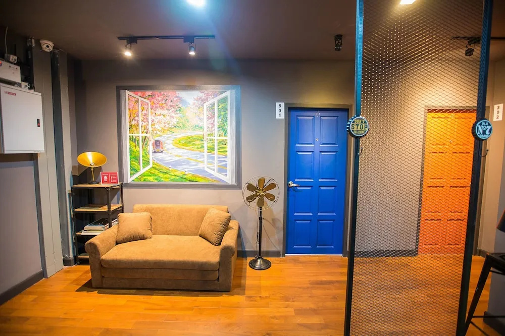 Lobby & Reception