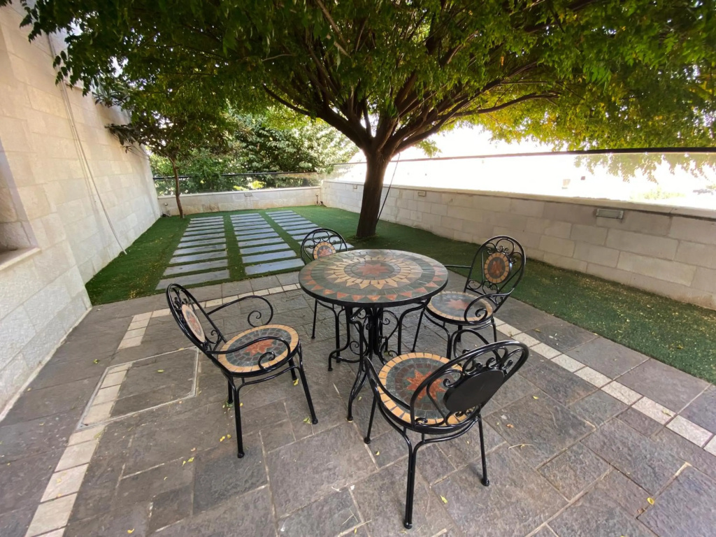 Contemporary Semi Villa Apartment with Private Entrance in Khalda