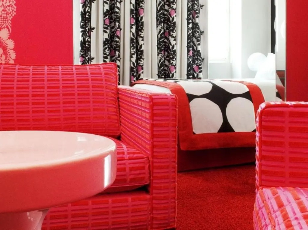 Hôtel du Petit Moulin, Haute Couture hotel by Lacroix 72
