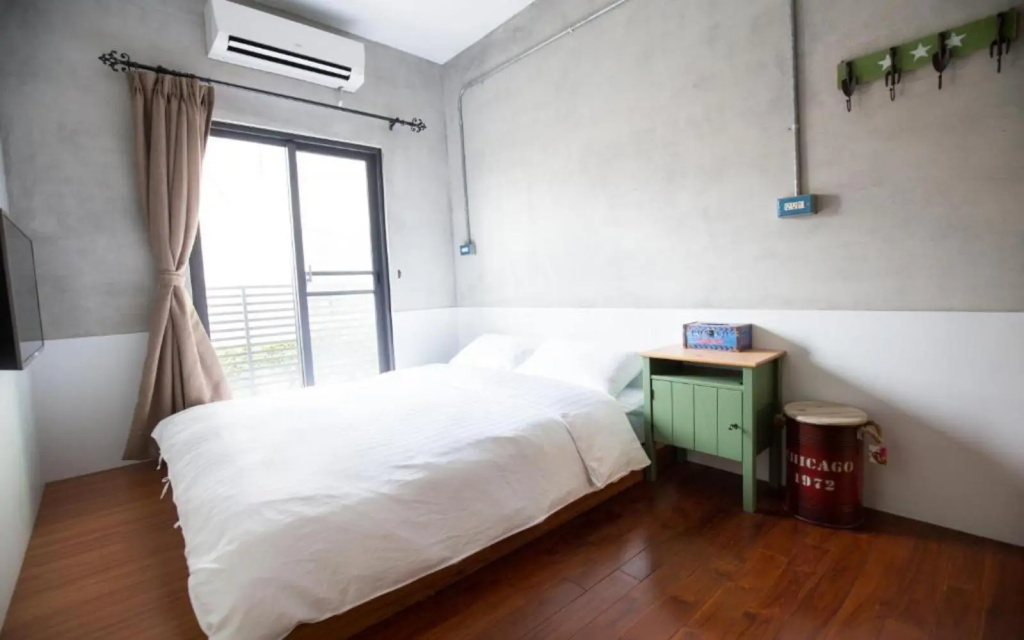 Standard Double room with balcony (full double bed)