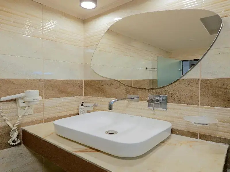 Superior Double room with pool view (full double bed)