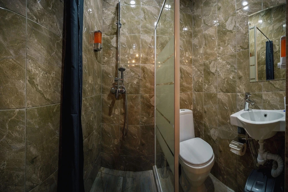 Кровать в общем номере в 1st`hostel