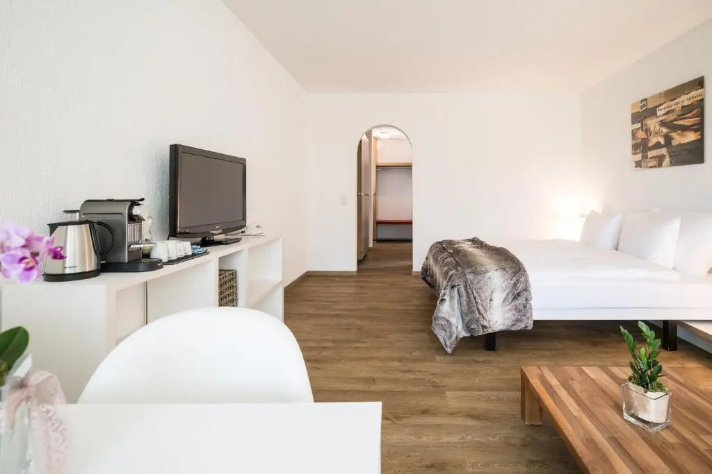 2 Bedrooms Apartment