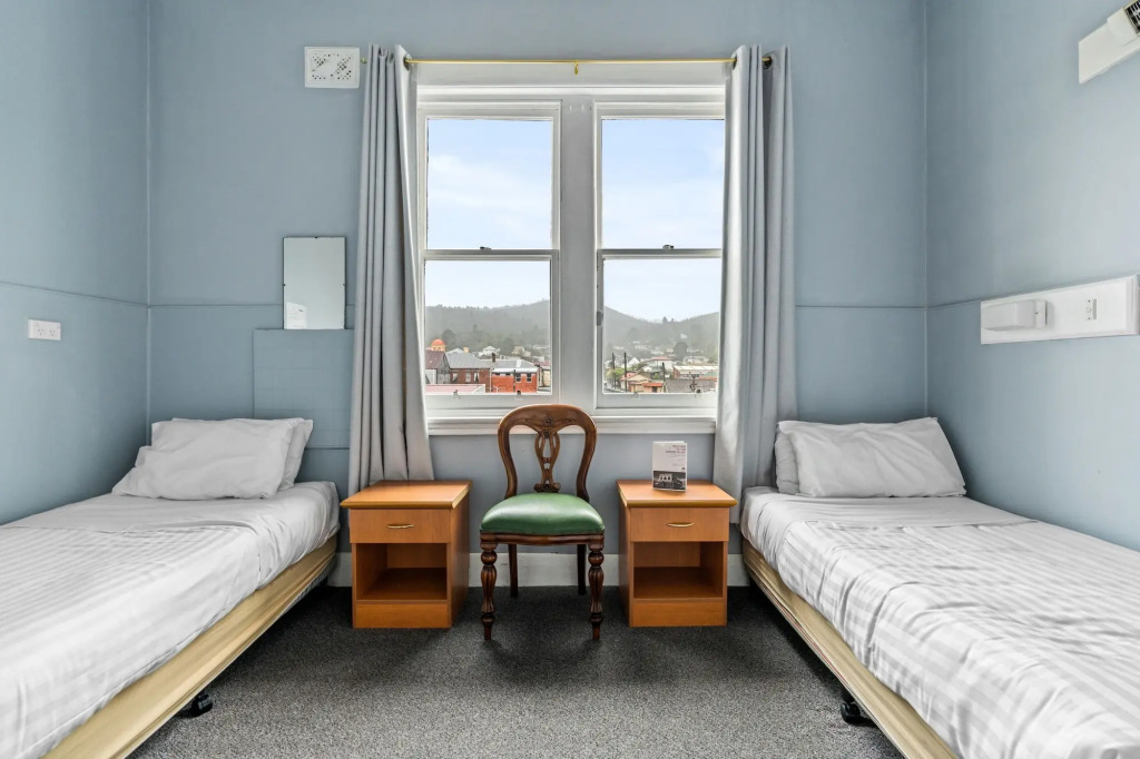 Empire Hotel by null