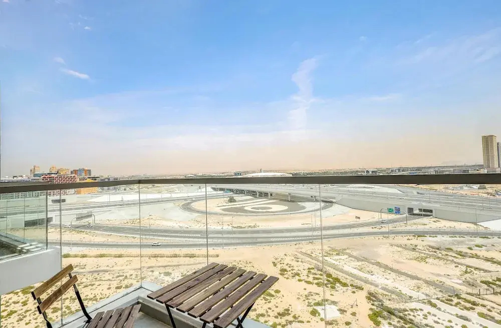 Elite LUX Holiday Homes - Sleek Urban Studio in Liwan Dubai