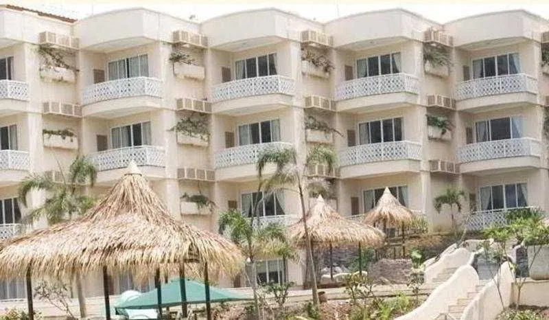 Hawaii Resort Family Suites @ Anyer Beach