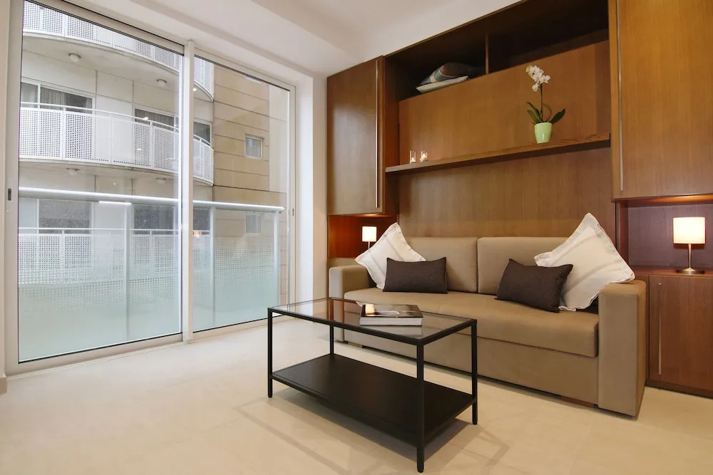 Bentley Holiday Apartments - West One - фото 6