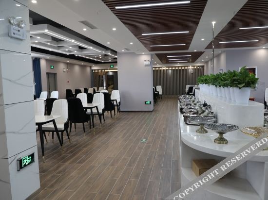 Food & Beverage