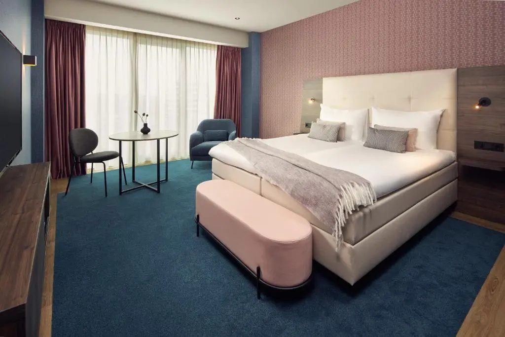 Deluxe Double room (full double bed)