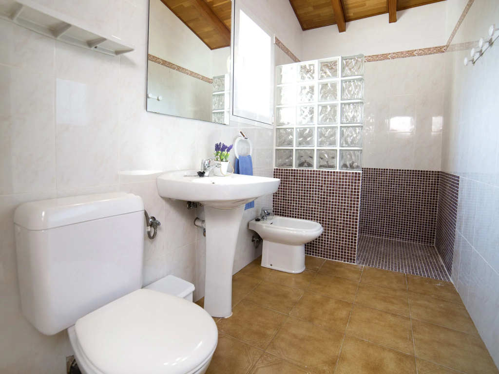 gallery_image_hidden_8
