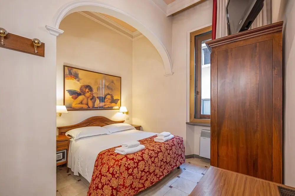 Compact Double room (full double bed)