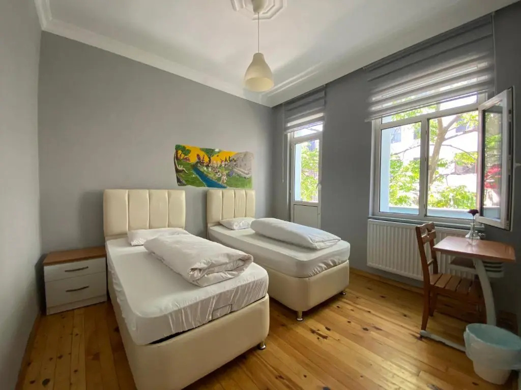 Double room with balcony (twin beds)