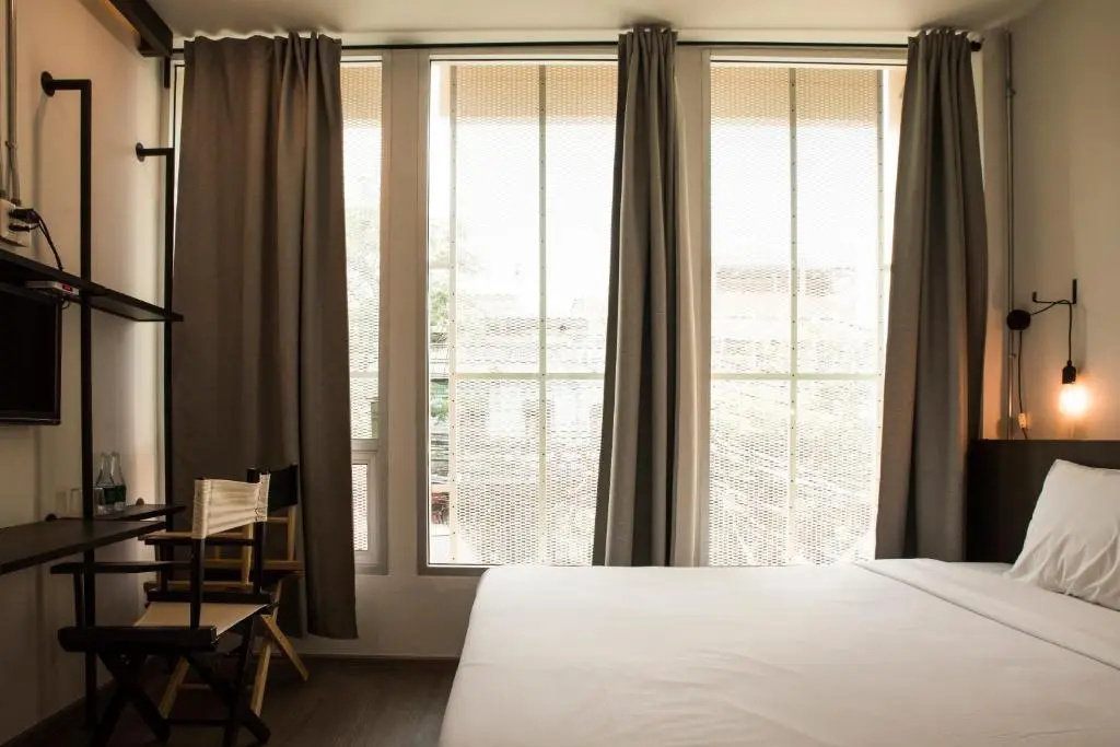 Deluxe Double room with city view (full double bed)