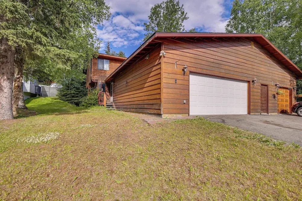 Near Downtown & Fishing: Anchorage Escape!