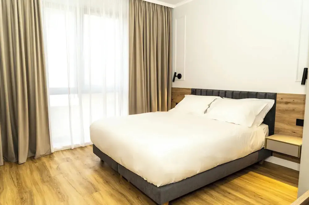 2 Bedrooms Deluxe Apartment