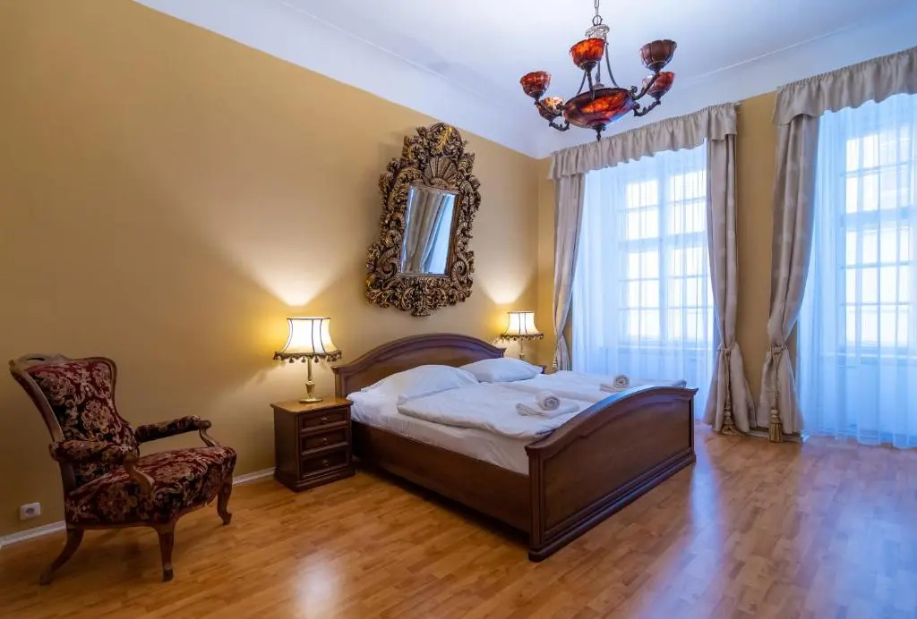 Deluxe Suite