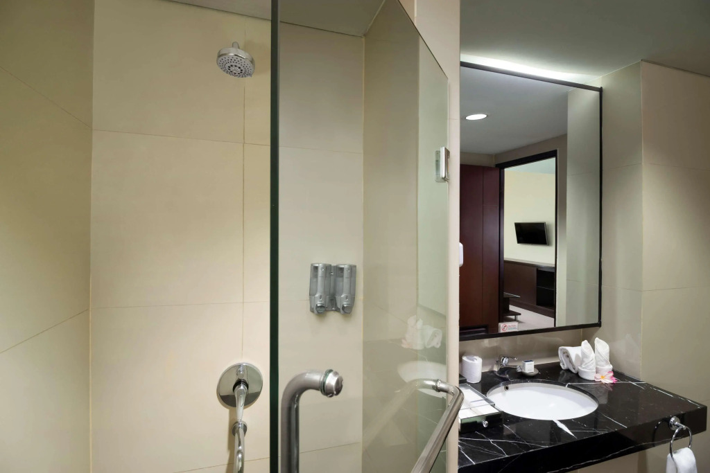 Best Western The Lagoon Hotel - фото 11