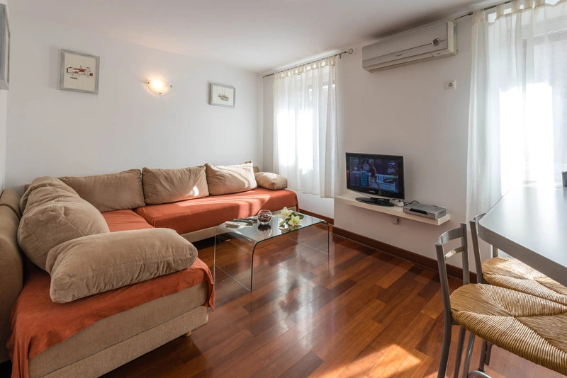 Quadruple Apartment