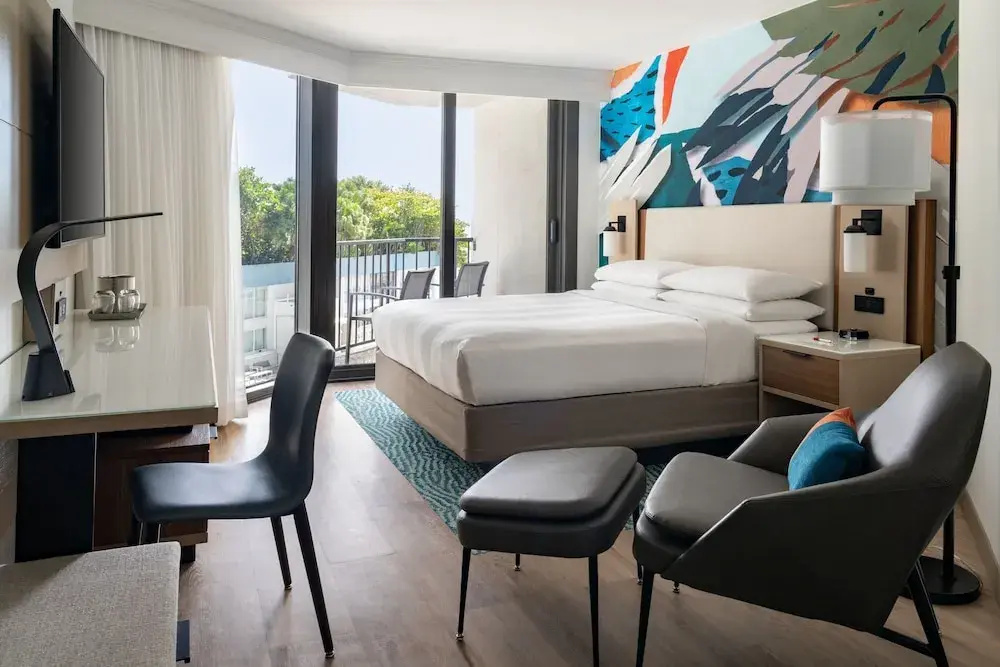 Double room with balcony and with pool view (full double bed)